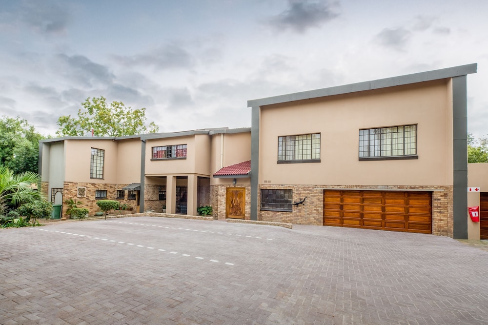 Sunset Manor Guest House 3/50