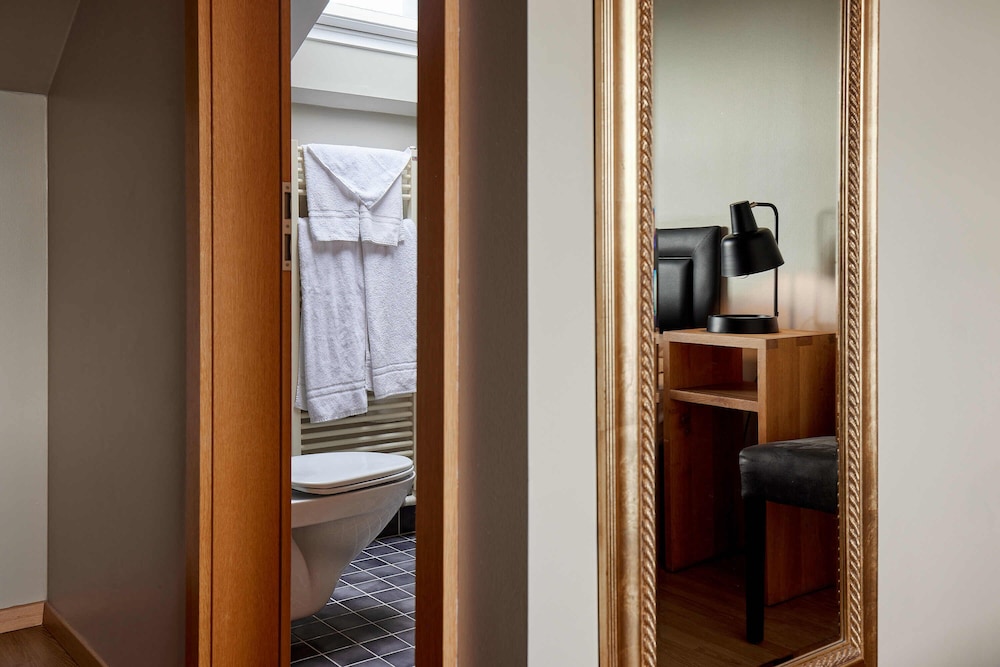 Hotel Fron 50/50