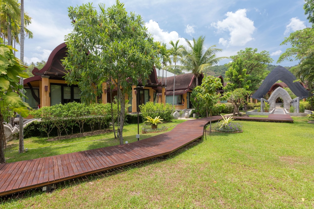 The Village Resort 26/37