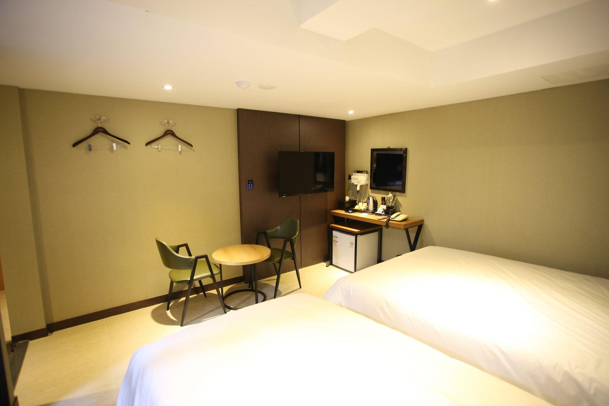 STANDARD, TWIN BEDS