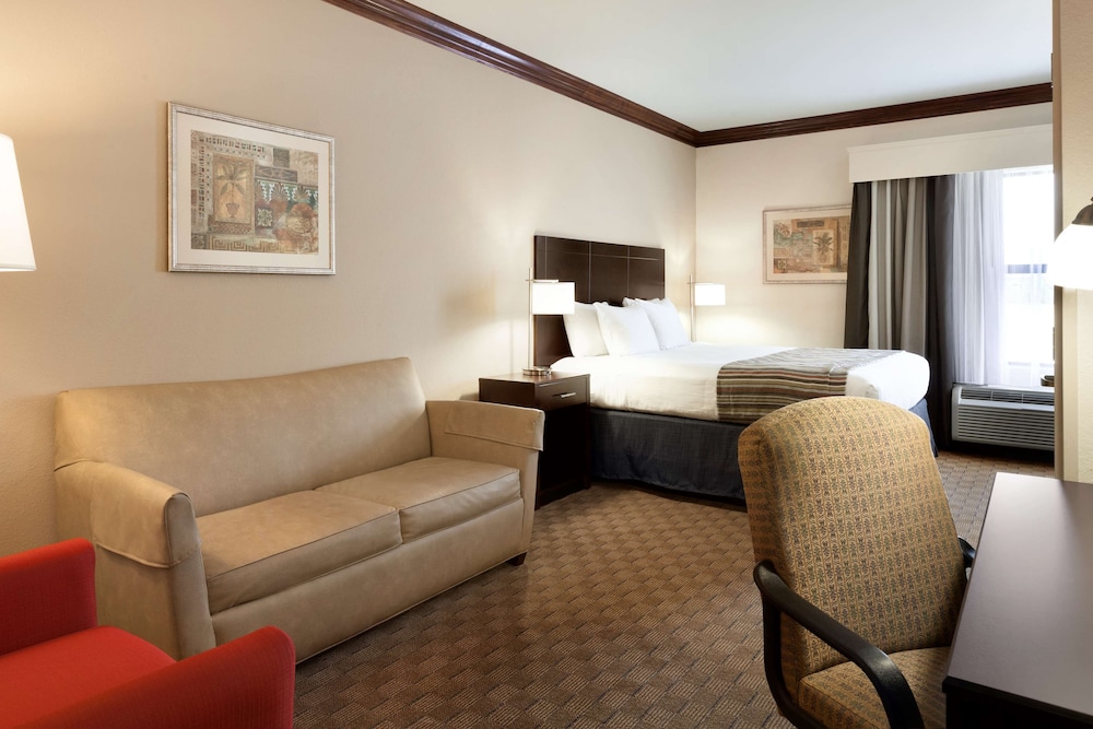 Spark by Hilton Spring Lake Fayetteville 11/30