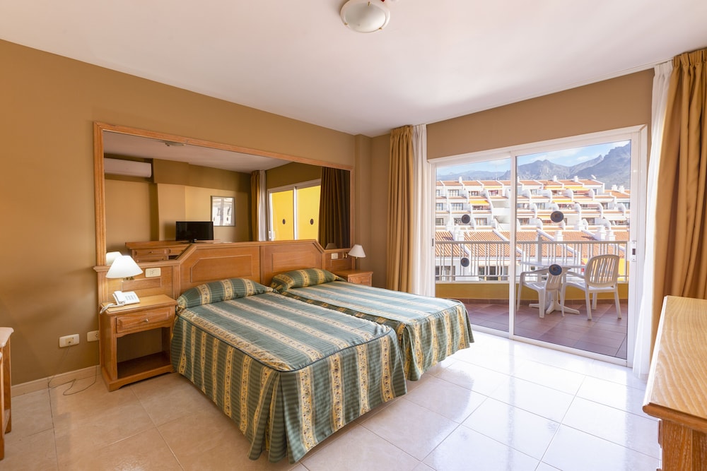 Villa De Adeje Beach 14/50