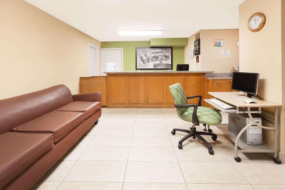 Arya Inn & Extended Stay 24/29