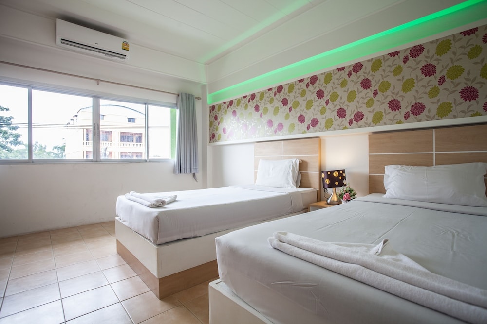 The Greenery Hotel 19/54
