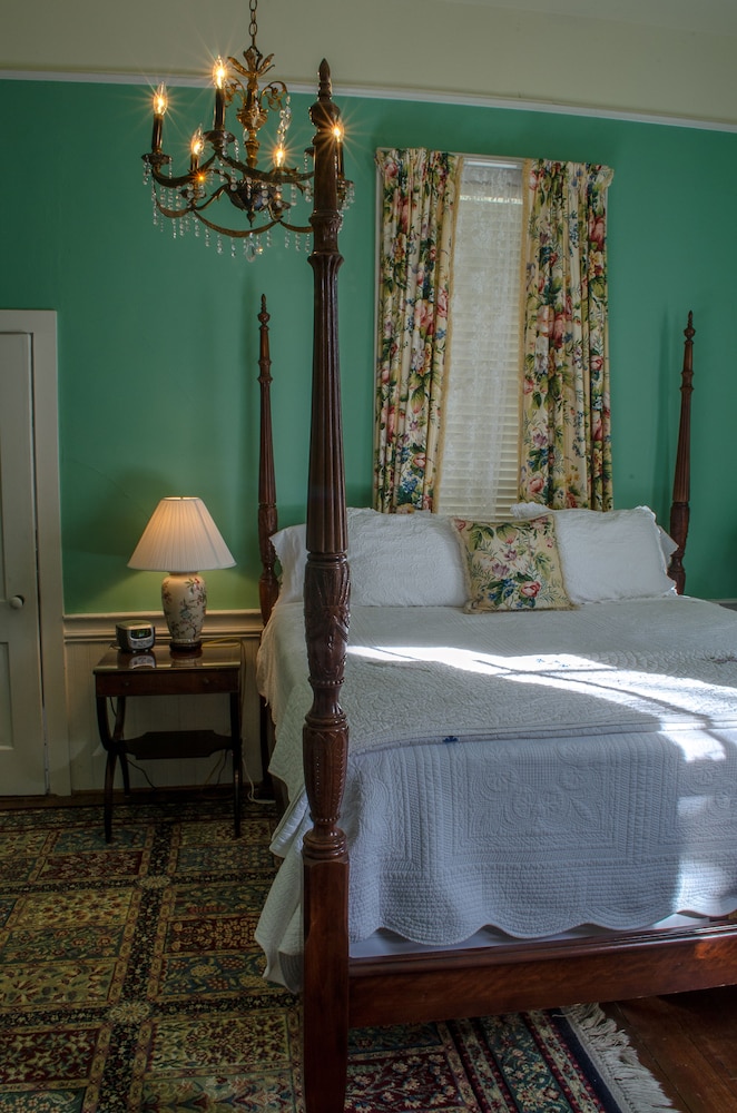 The Cuthbert House Inn 15/50
