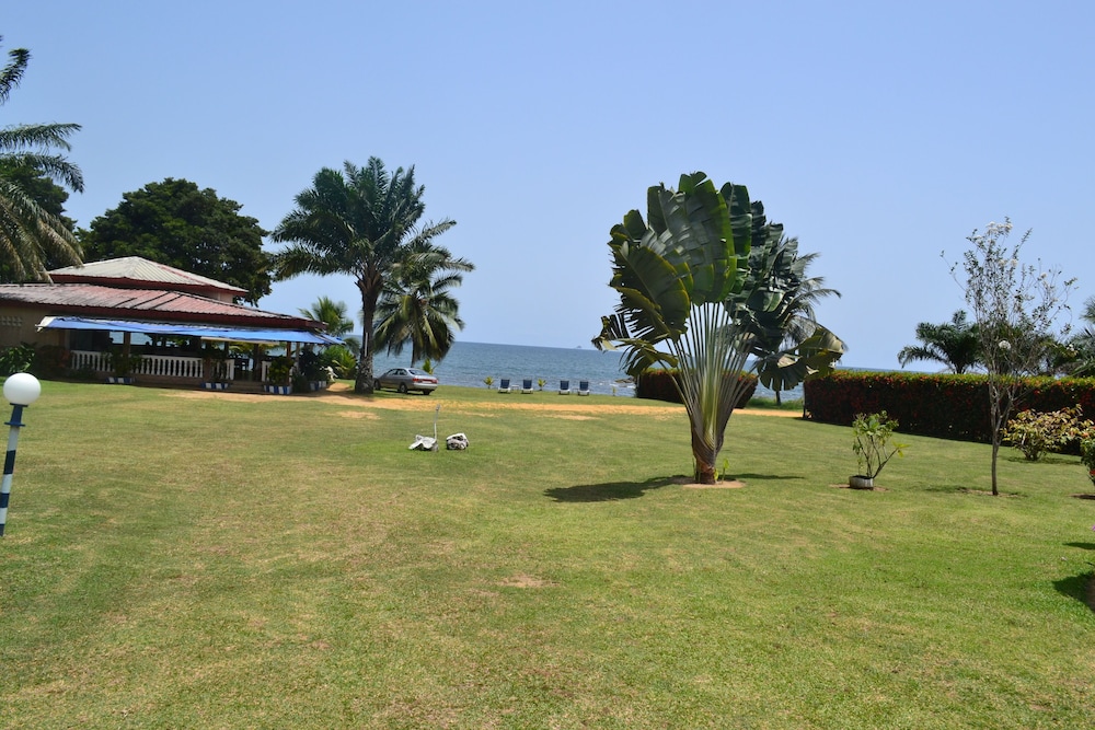 Oceanic Beach Hotel 6/8