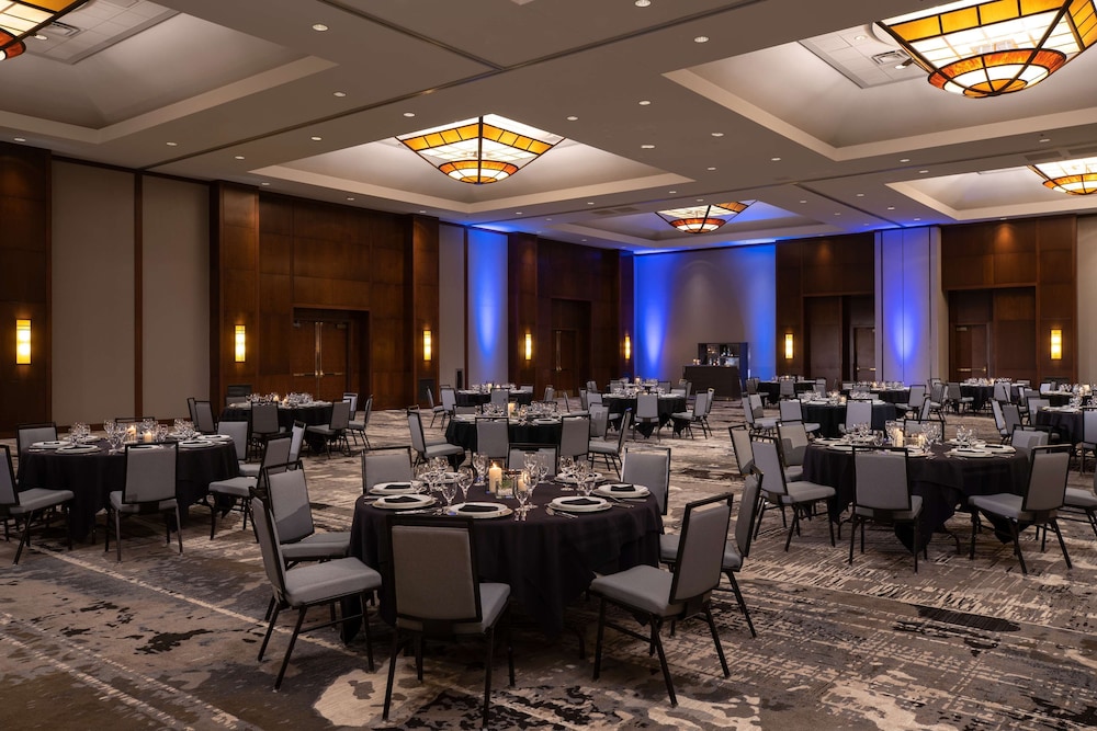 Hyatt Regency Coralville 53/66