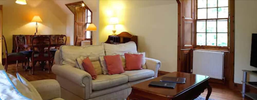 Tulloch Castle Hotel 45/67