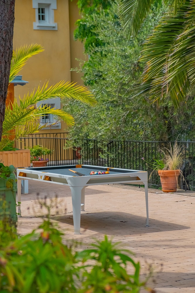 Saint Christophe Hotel 46/50