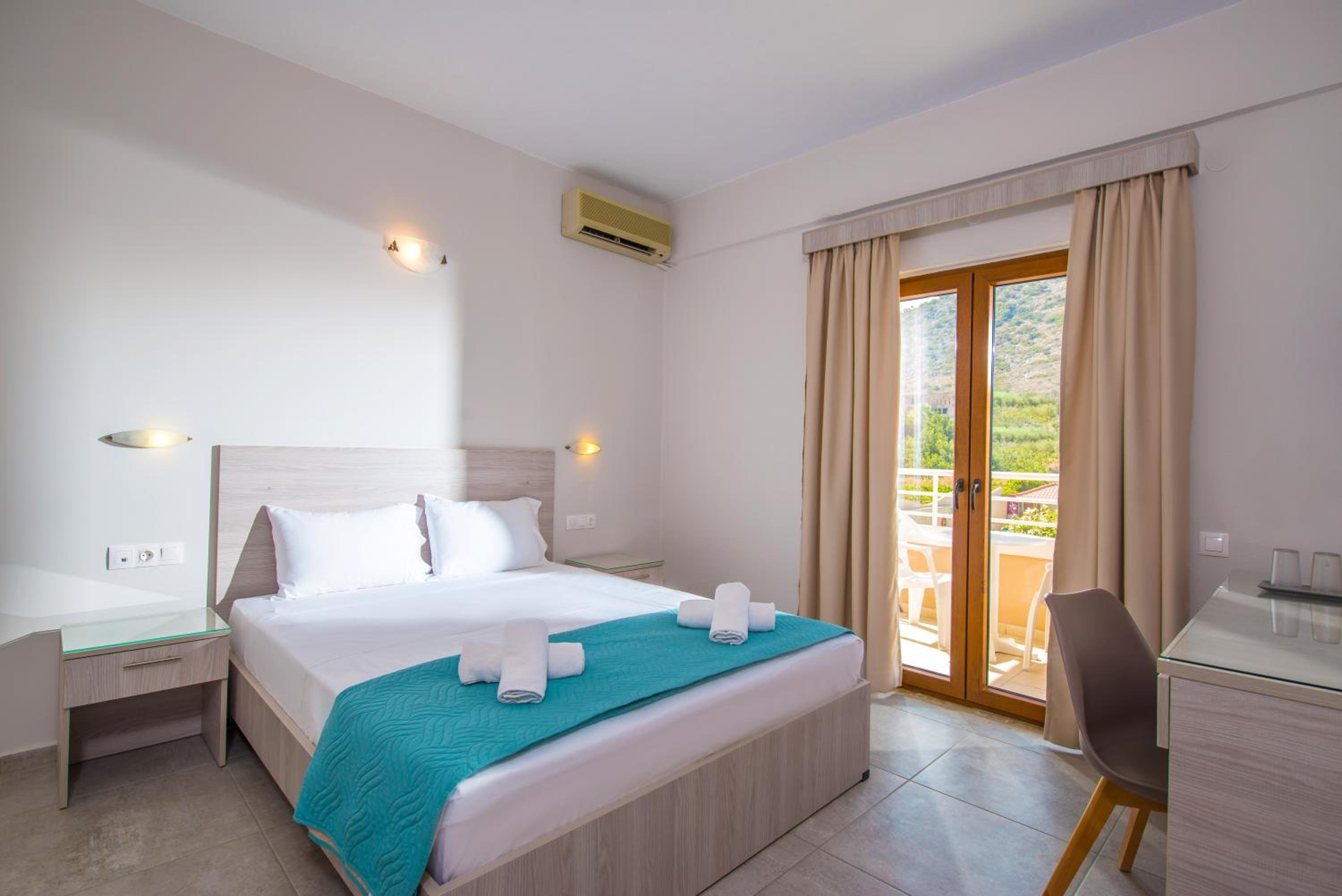 Niko Elen Hotel 22/66