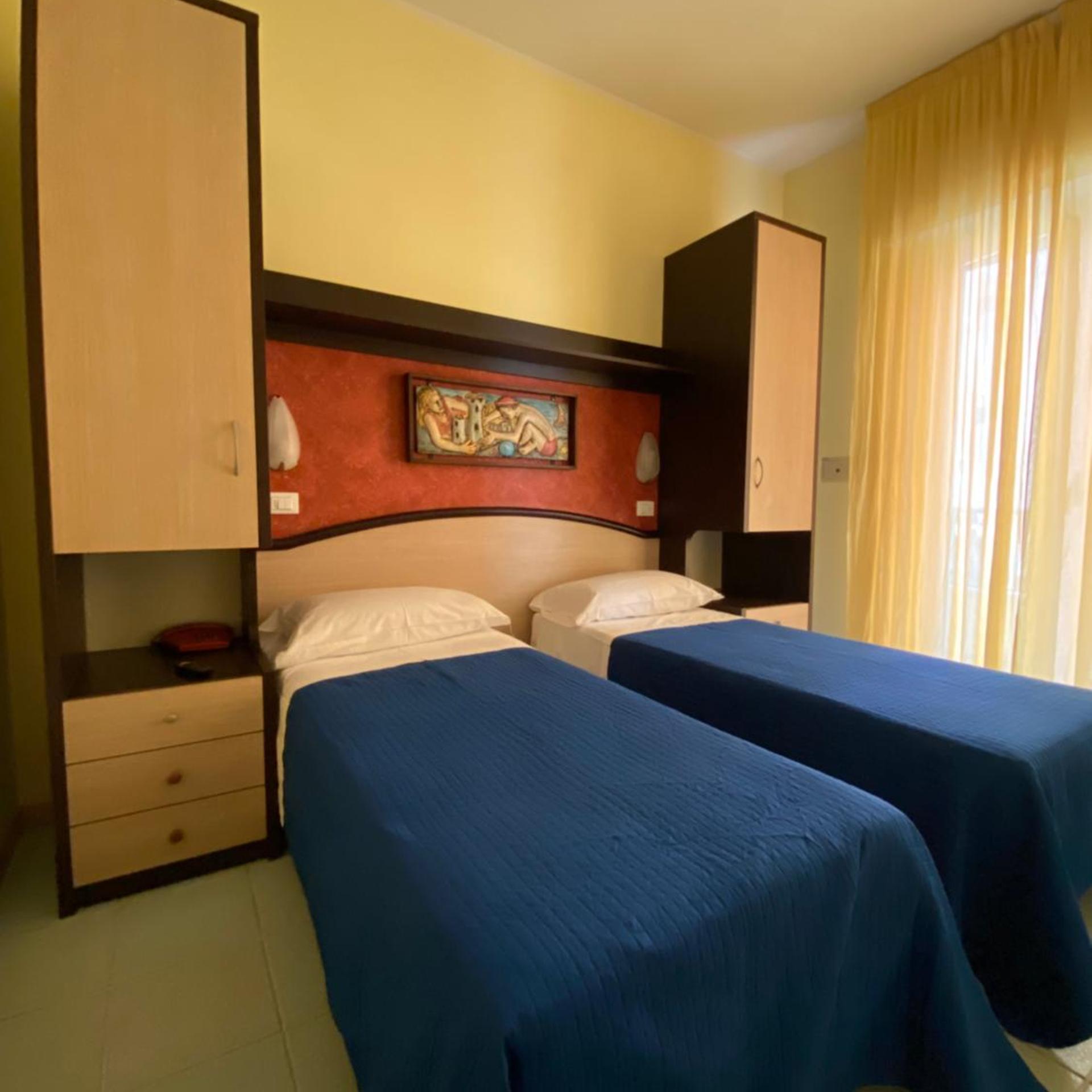 غرفة اقتصادية بسرير مزدوج أو سريرين منفصلين بشرفة، Hotel Plaza 9/10