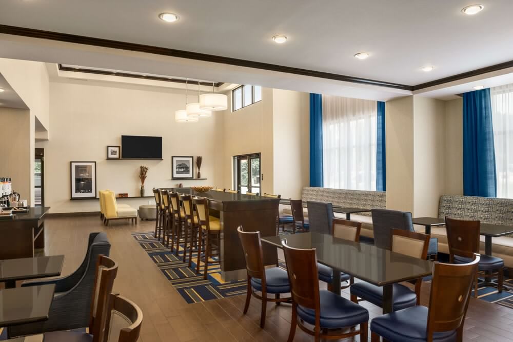 Hampton Inn & Suites Lavonia 35/38