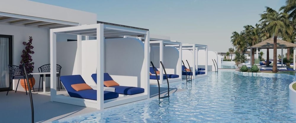 Cresanto Luxury Suites 53/60