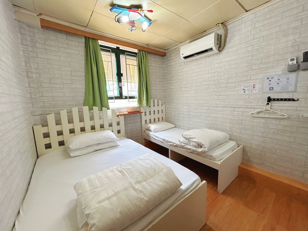 ROOM, TRIPLE