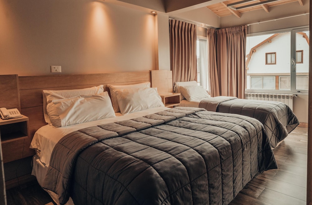ROOM, TRIPLE