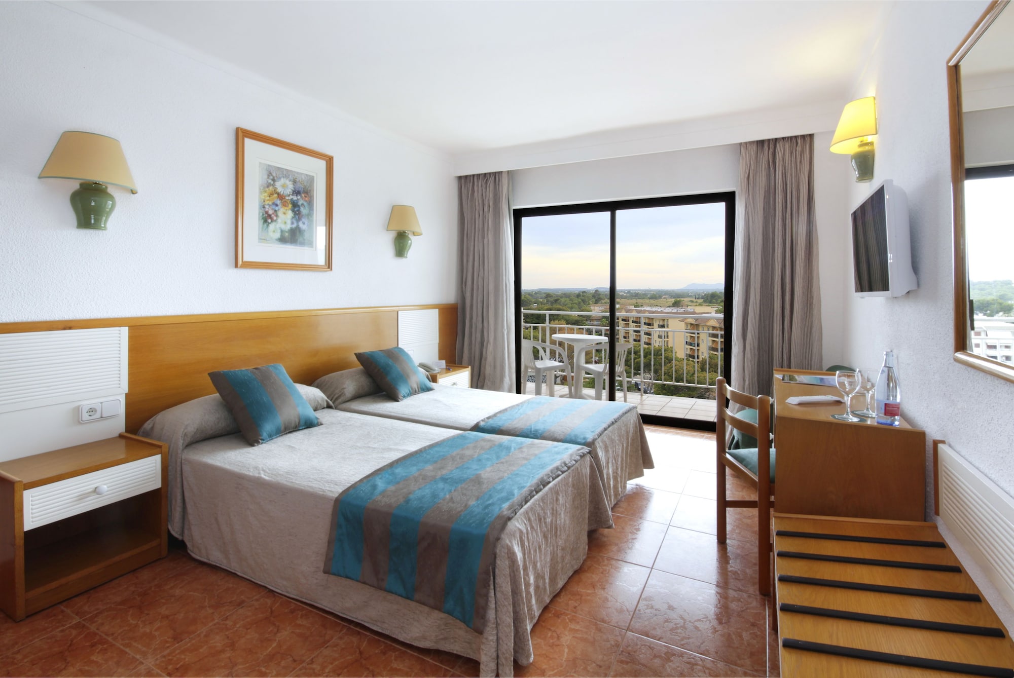 ROOM, SINGLE, DOUBLE BED