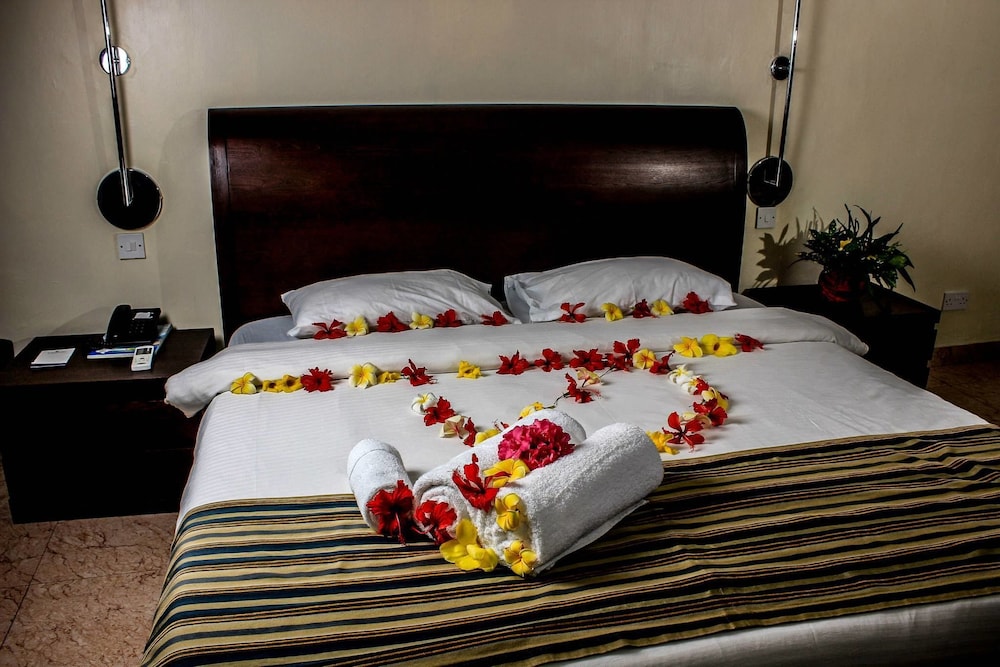 Sai Rock Beach Hotel & Spa 5/19