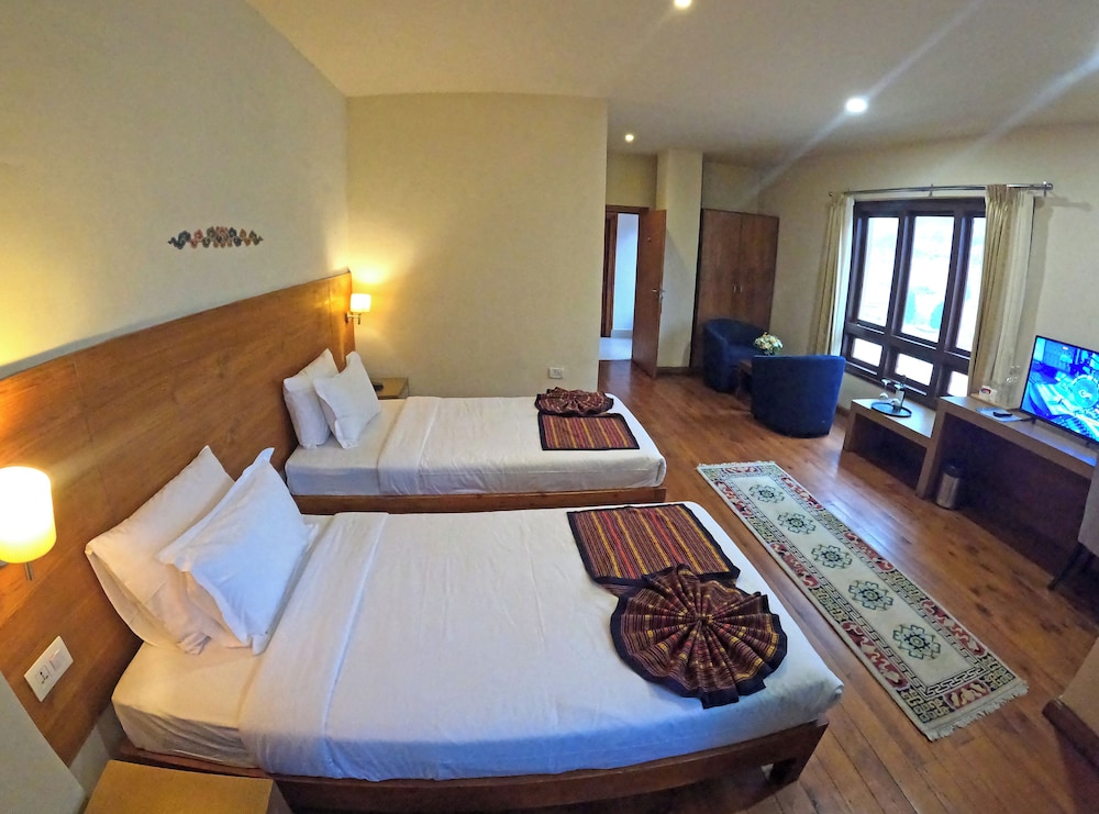 DELUXE, DOUBLE BED