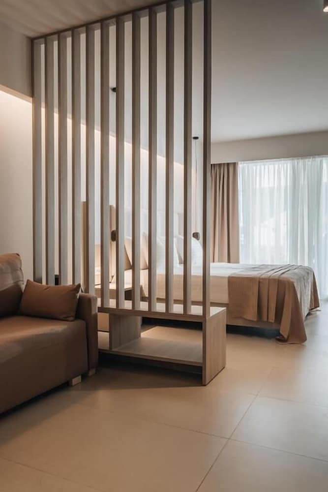 Golden Coast Suites 19/37