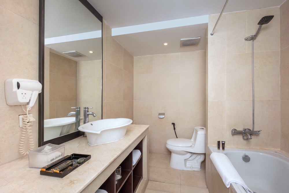 Grand Edge Hotel Semarang 56/59