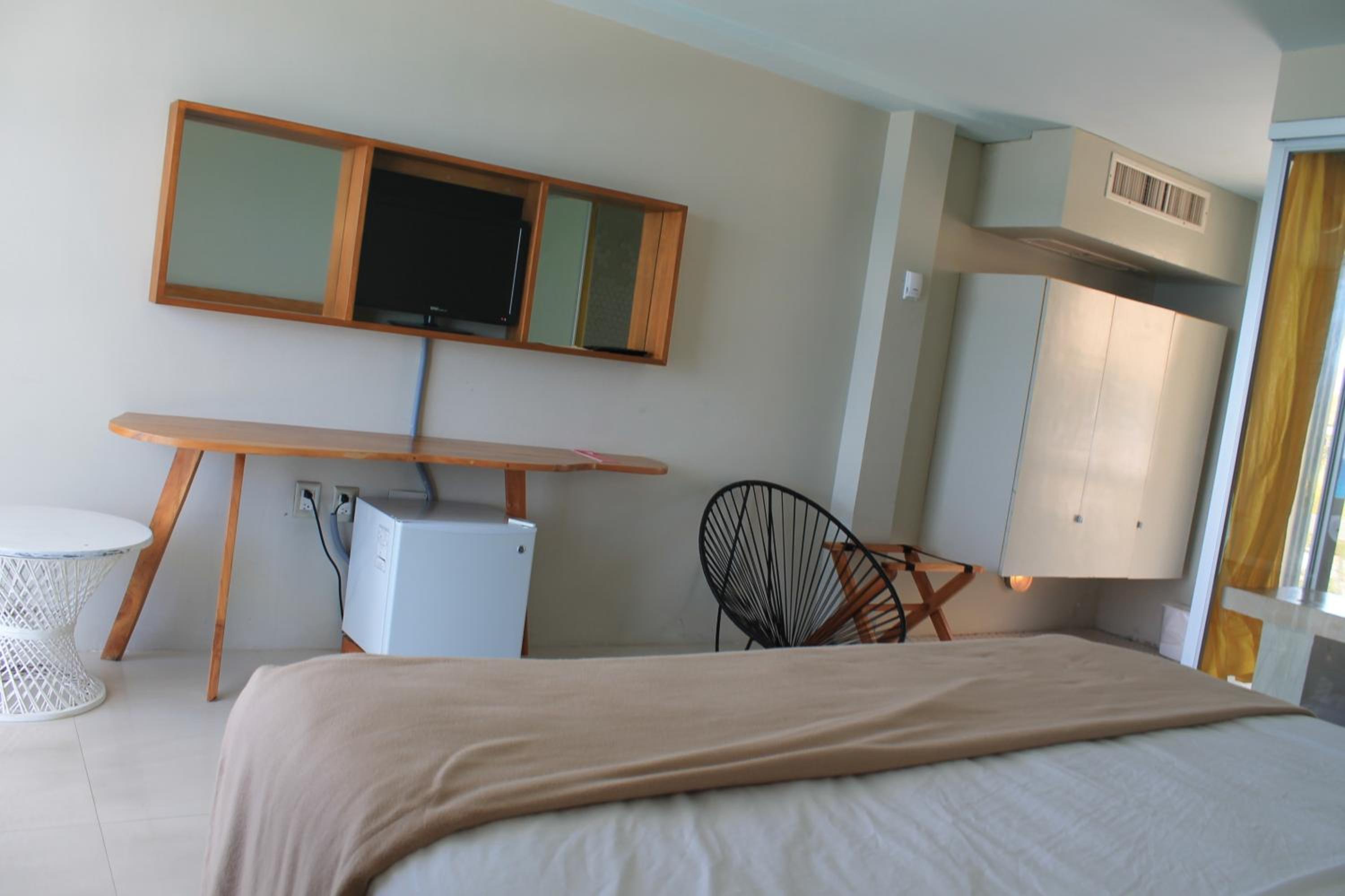 غرفة بسرير كينج بإطلالة على البحر، Hotel Rocamar Isla Mujeres 4/10