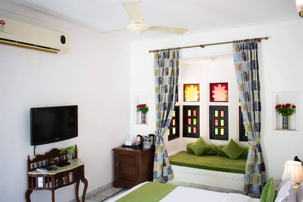 Hotel Swaroop Vilas 30/49