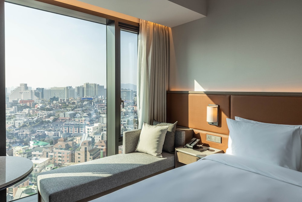 غرفة بريميير بسرير كوين بإطلالة على المدينة، AC Hotel by Marriott Seoul Gangnam 4/8