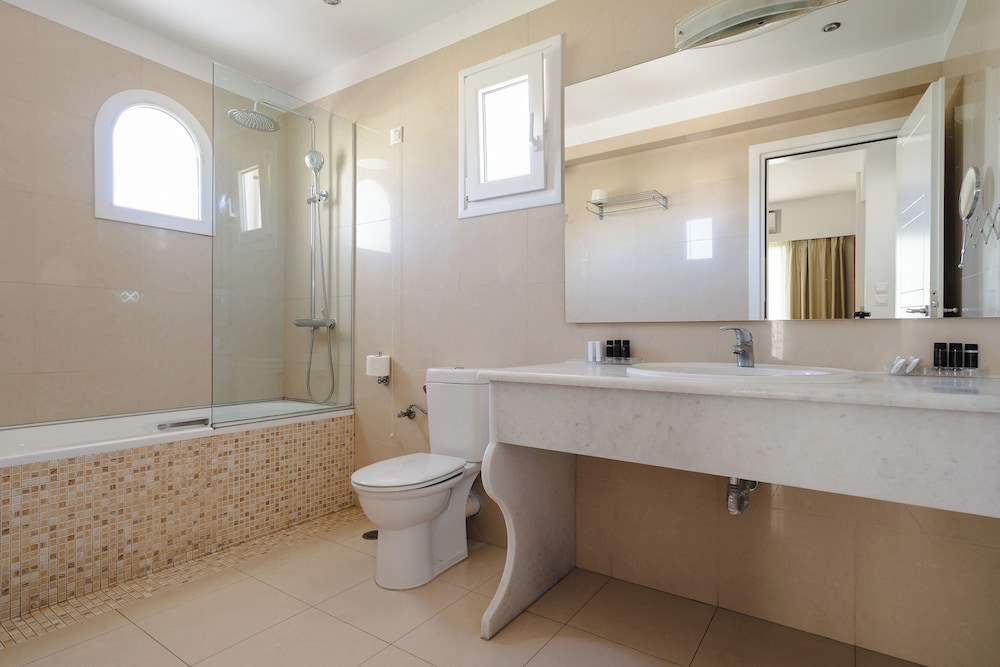 Mitos Suites 62/62