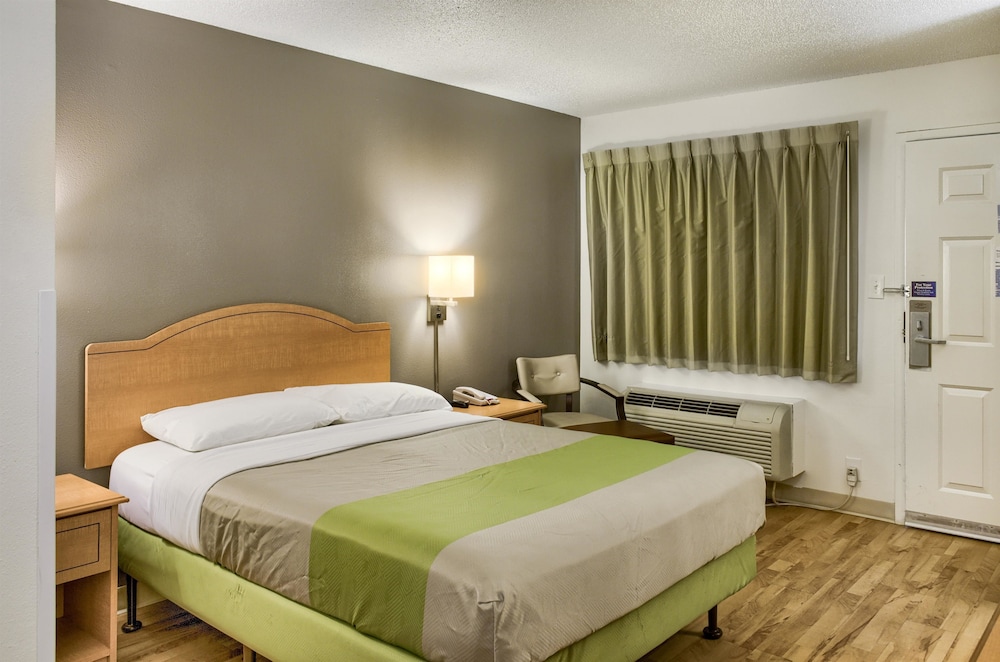 Studio 6 Extended Stay - Ocean Springs, MS 22/53