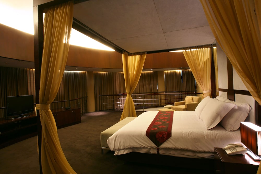 Hotel President Executive Club - Jababeka Cikarang 13/23