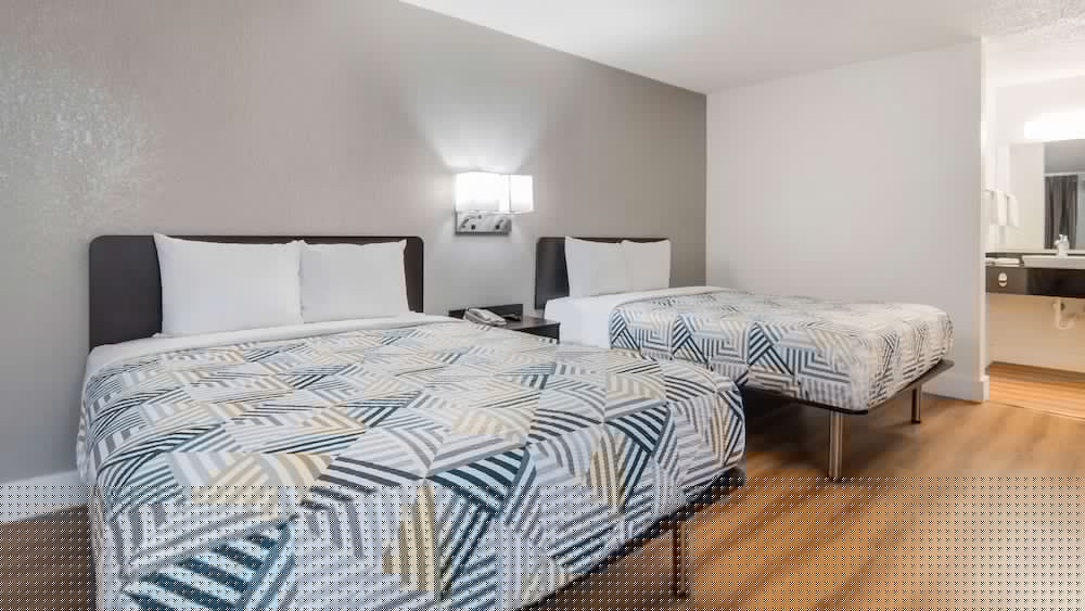 Motel6 Addison, TX - Dallas 17/56