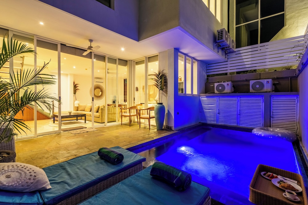 Aq Va Hotel And Villas 45/77