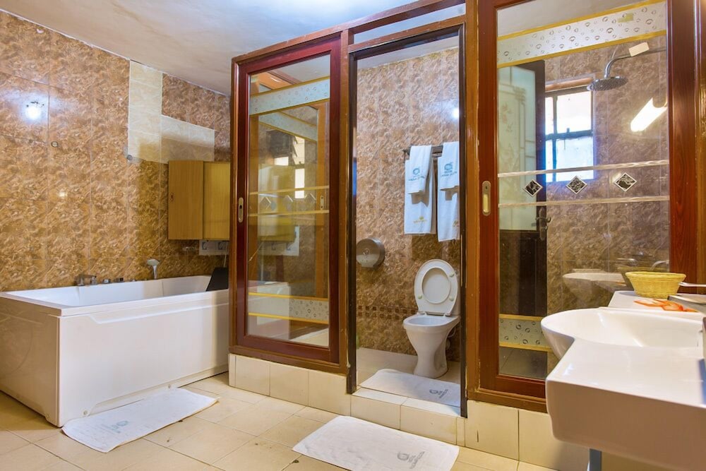Hotel Nokras Muranga 54/55