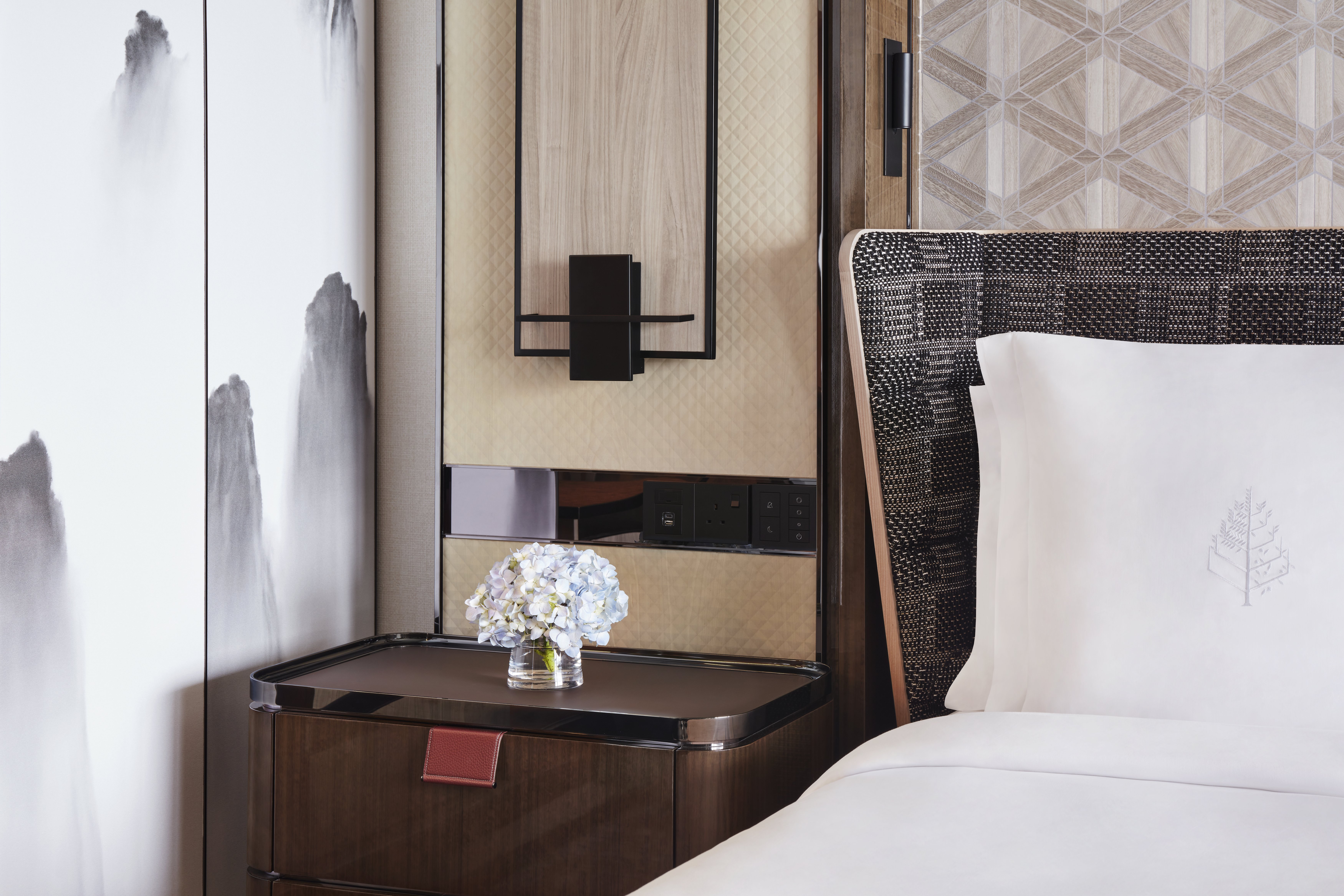 DELUXE, 2 DOUBLE BEDS, HARBOUR VIEW