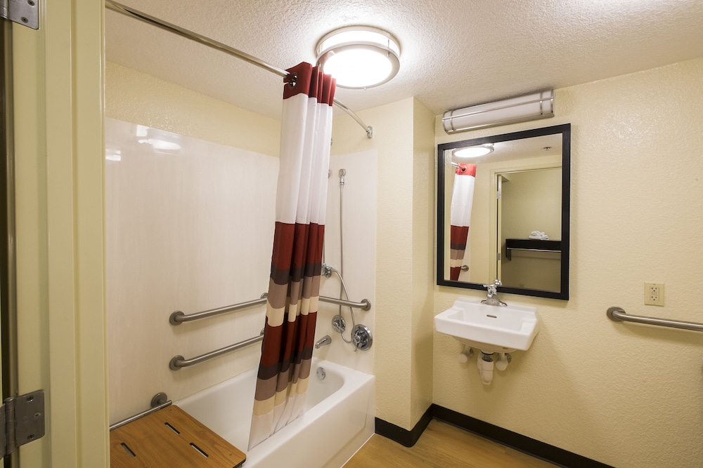 Red Roof Inn San Antonio - Seaworld/Northwest 29/37