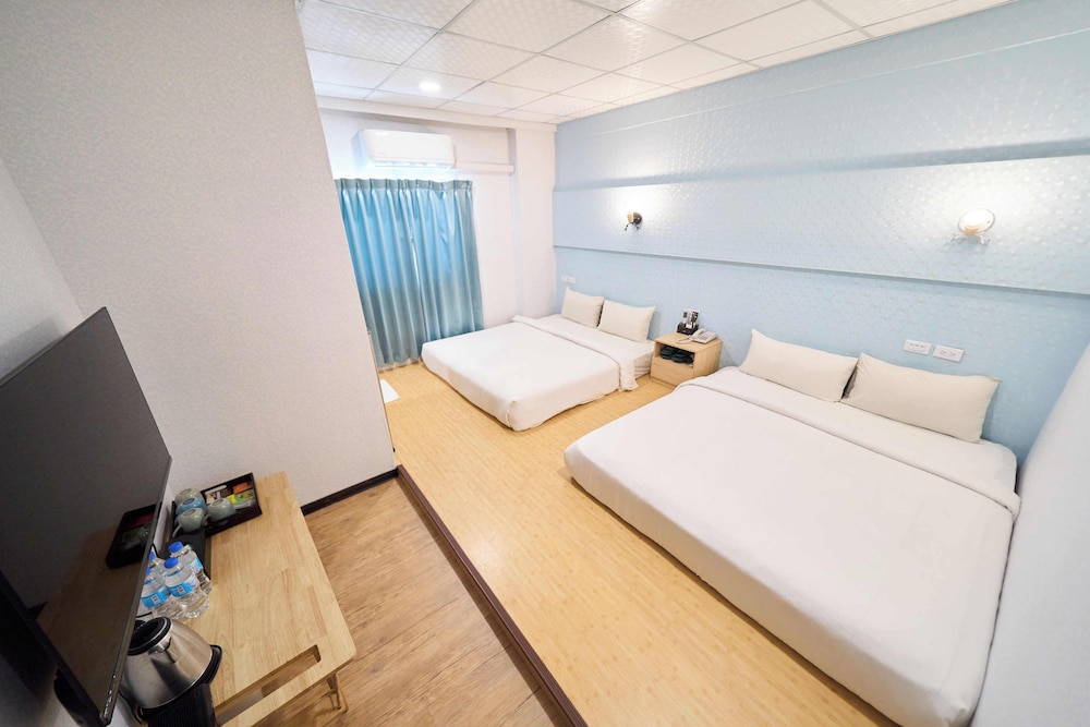 The River Fashion Hotel 25/65