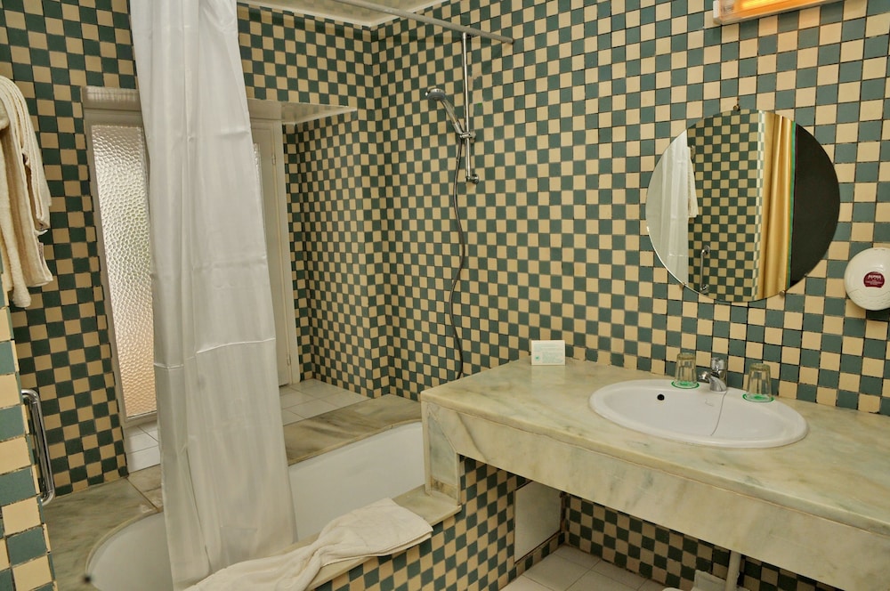 Appart Hotel Tagadirt 63/65