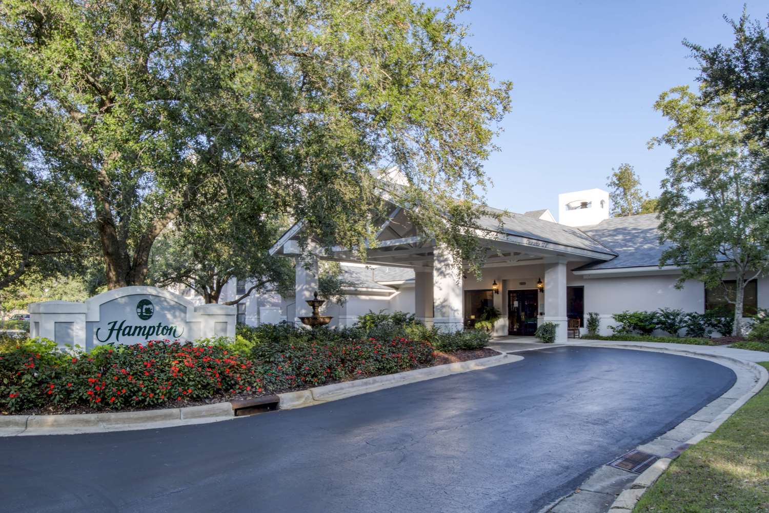 Hampton Inn And Suites Wilmington-Wrightsville Beach 65/74