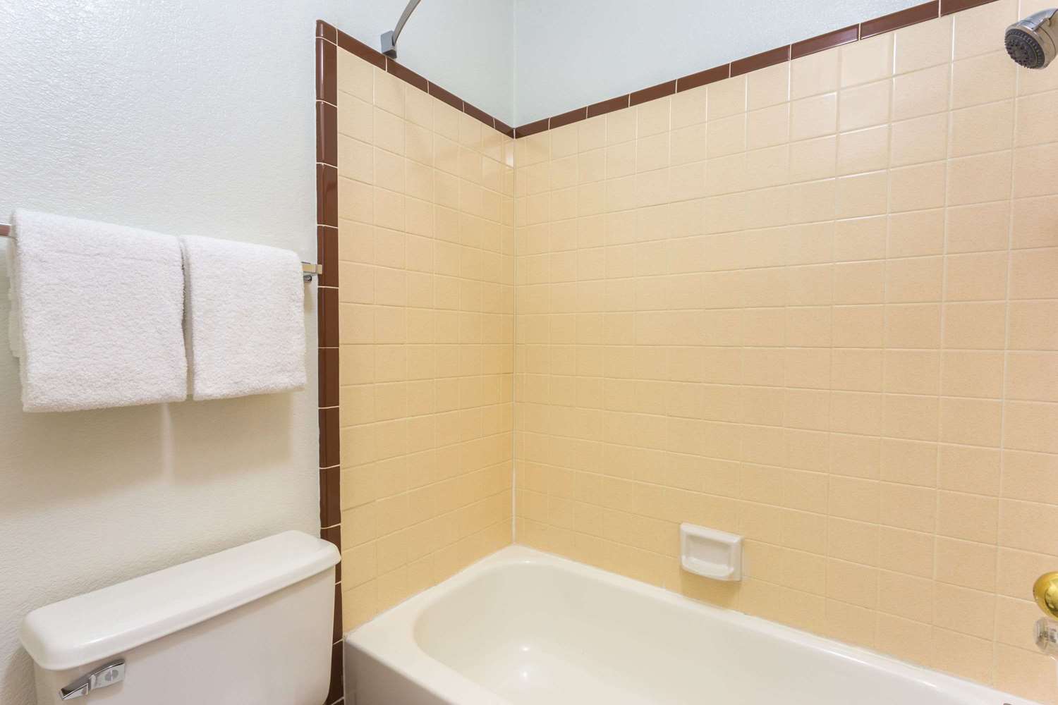 Superior Suites Phoenix Mesa 13/15