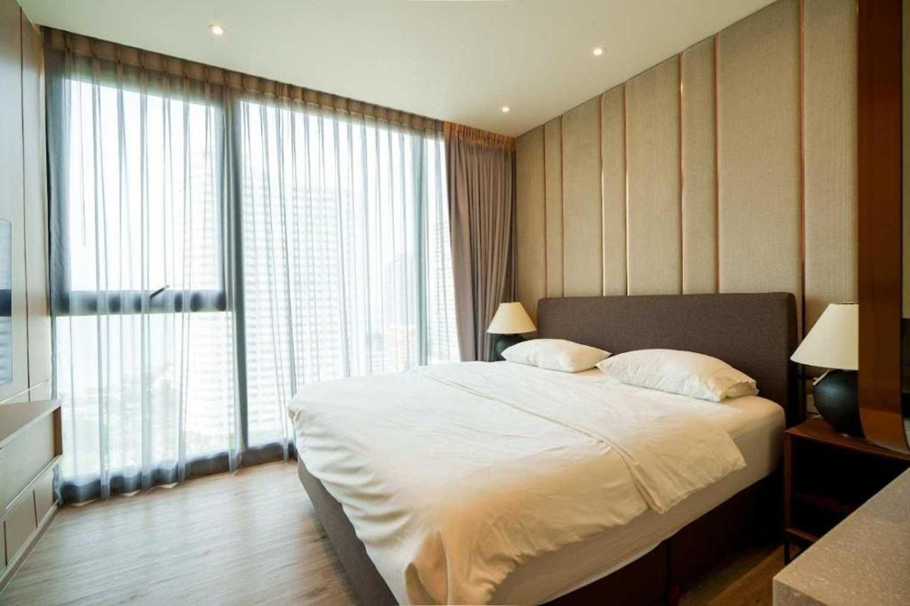 Luxury 2BR Sea View Apartment with Private Lift and Free Parking 17/34
