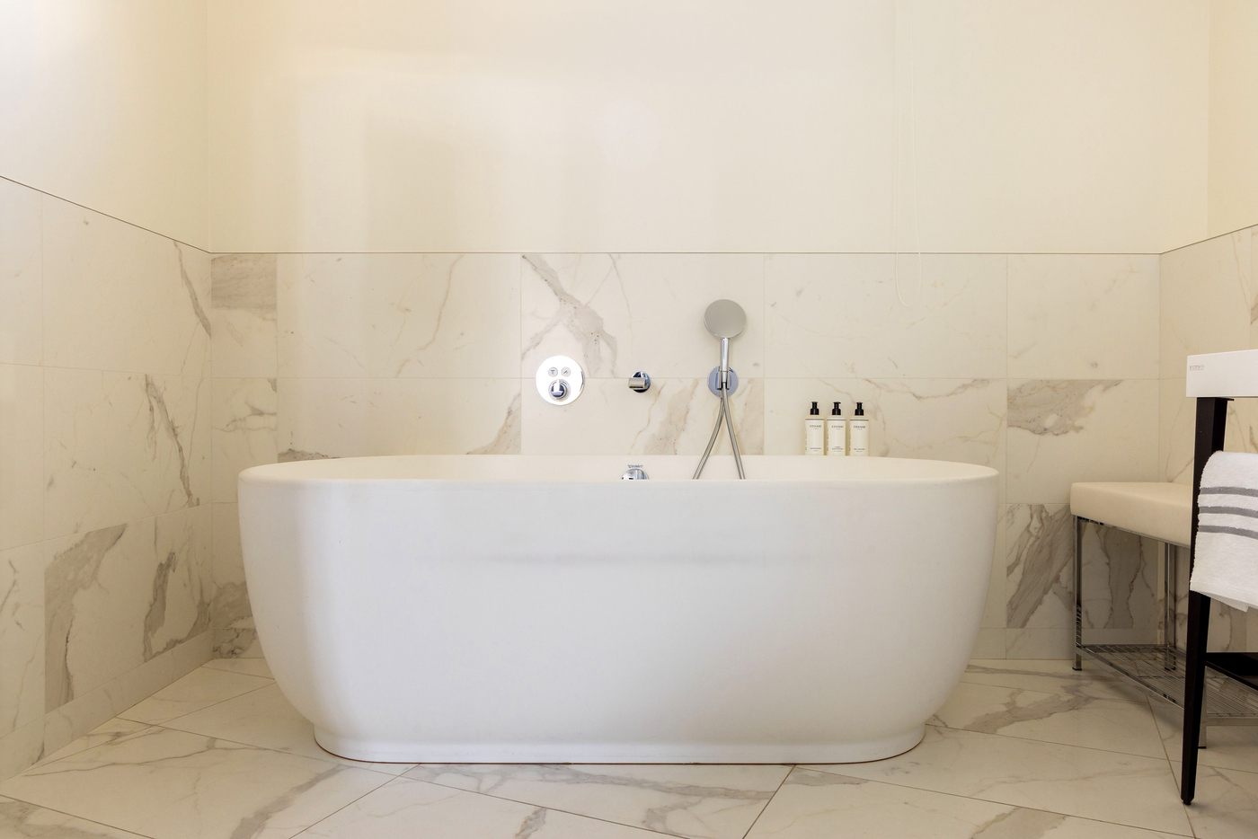 جناح جونيور كلاسيكي، Normandy Hotel Paris - Saint-Honore 7/7
