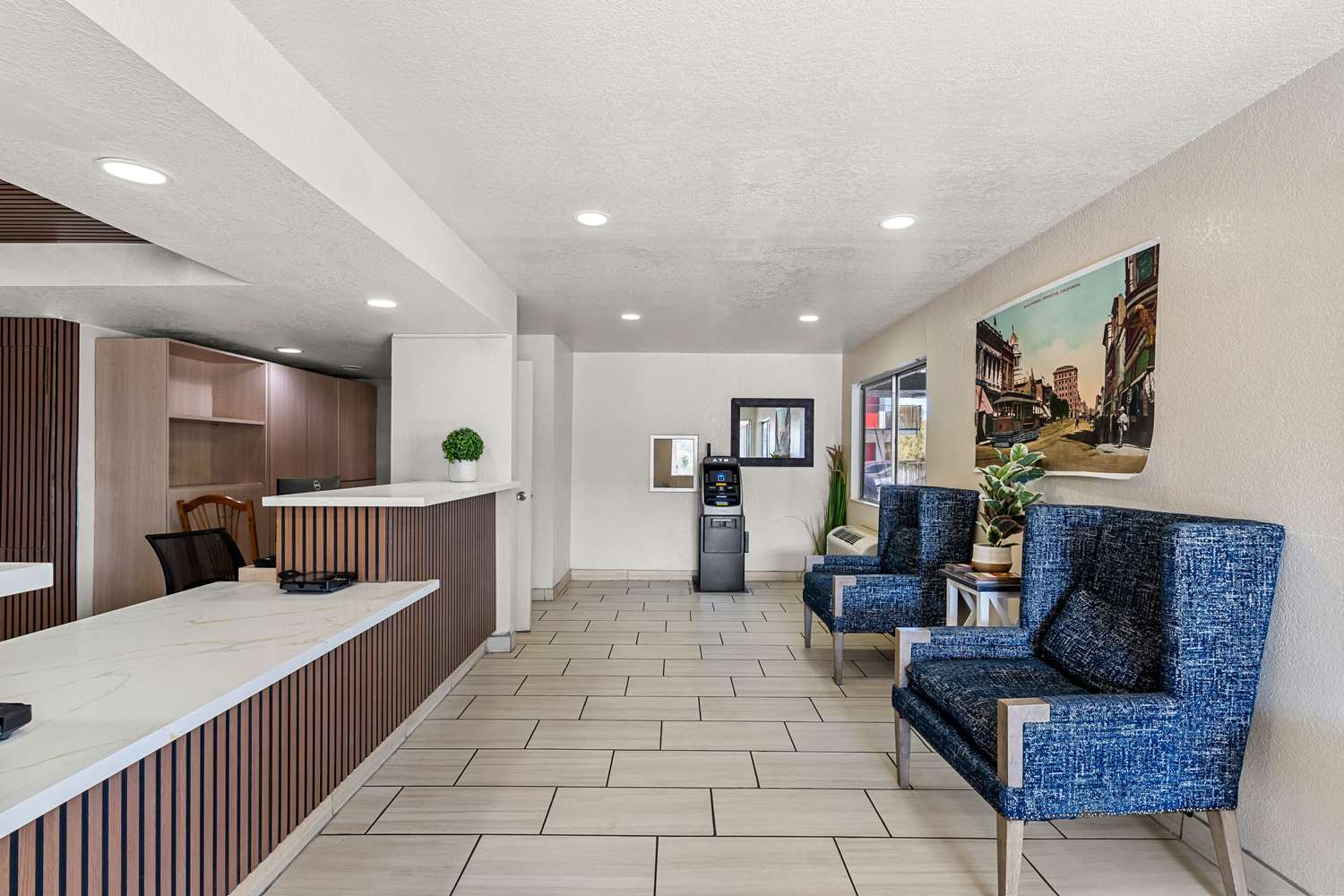 Econo Lodge Stockton near I-5 Fairgrounds 13/21