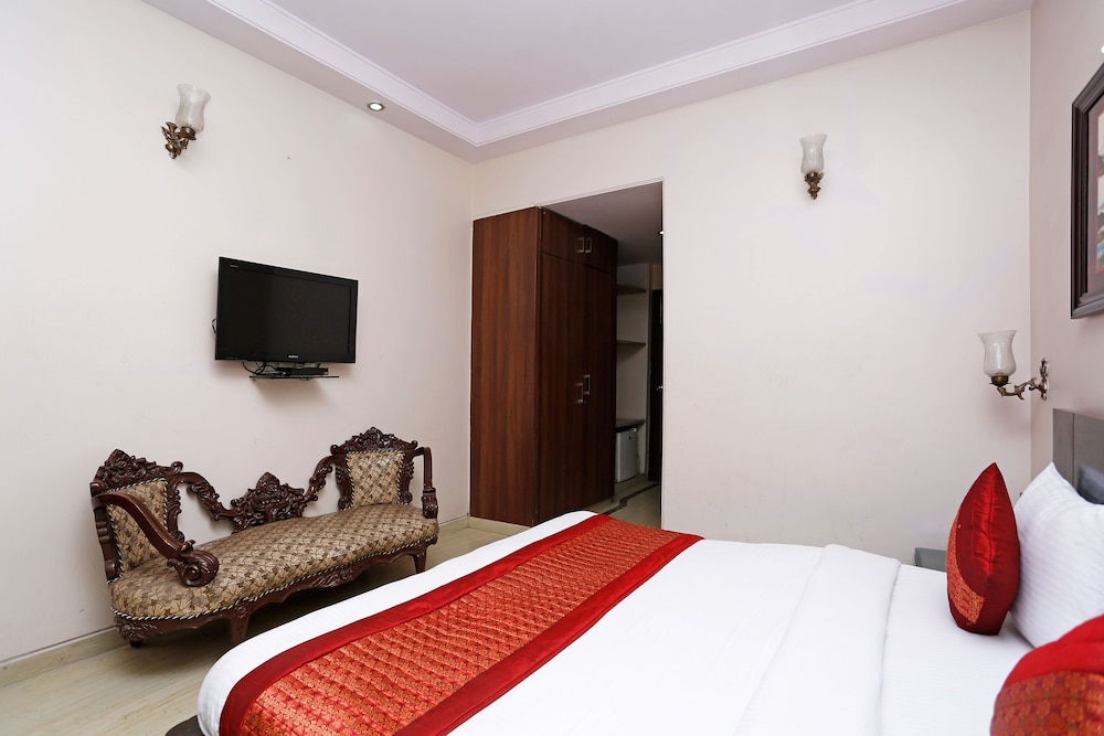 Oyo Rooms 760 Karol Bagh Metro Station 25/50