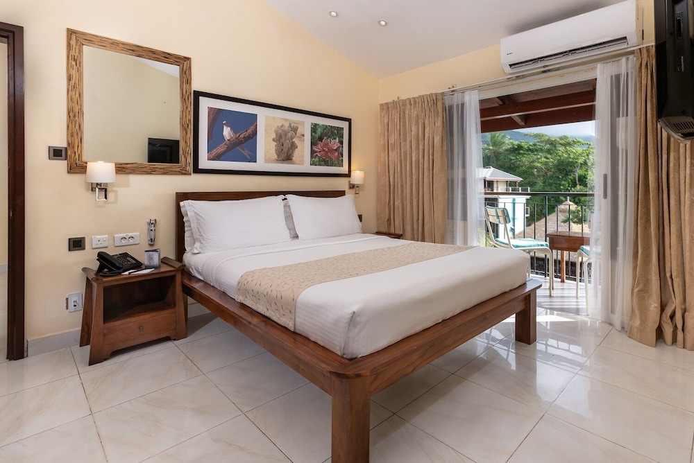 Penthouse, 1 King and 1 Single Beds