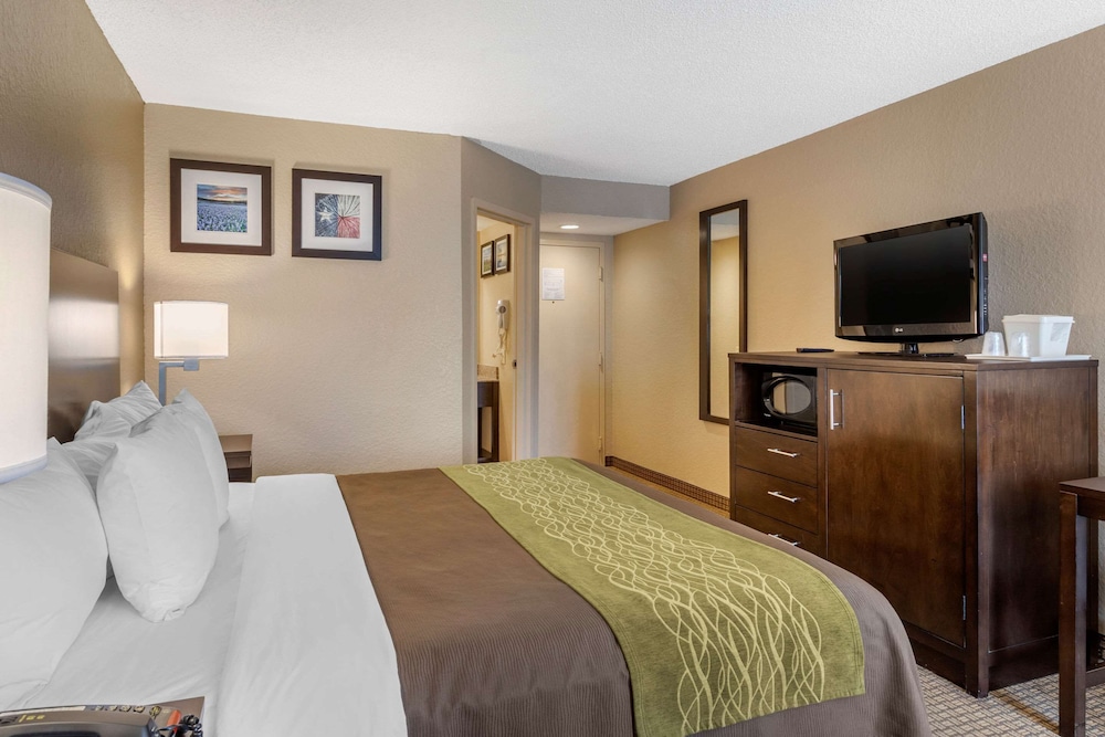 Sonesta Essential NW Houston 11/61