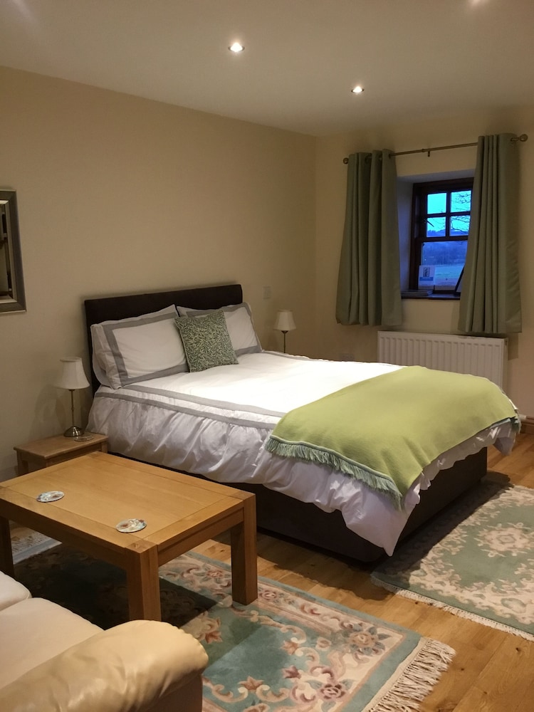 2 Bedrooms, Family, Apartment, 1 Double and 1 Single Bed