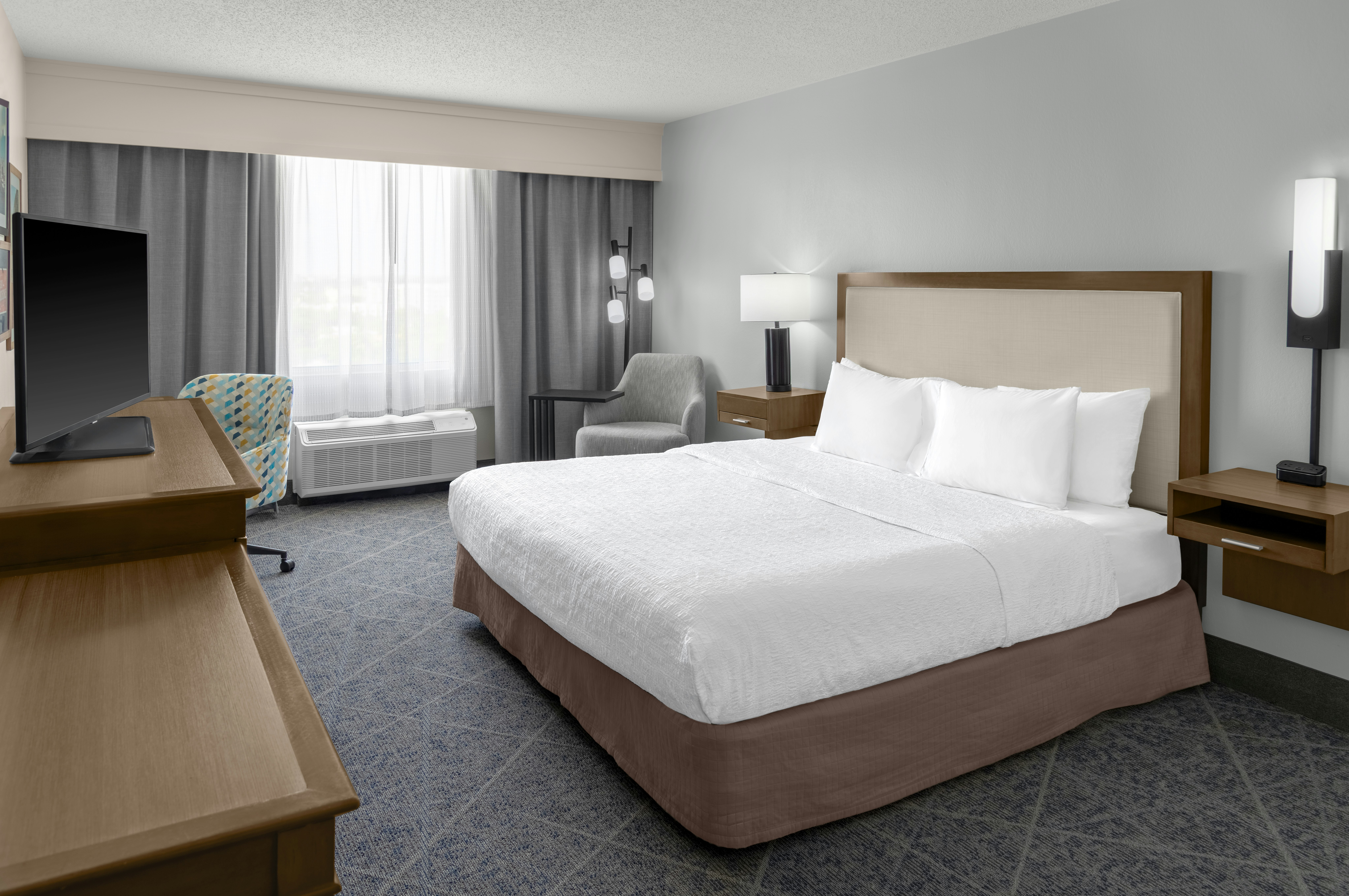 ROOM, KING BED, SOFA, ACCESSIBLE