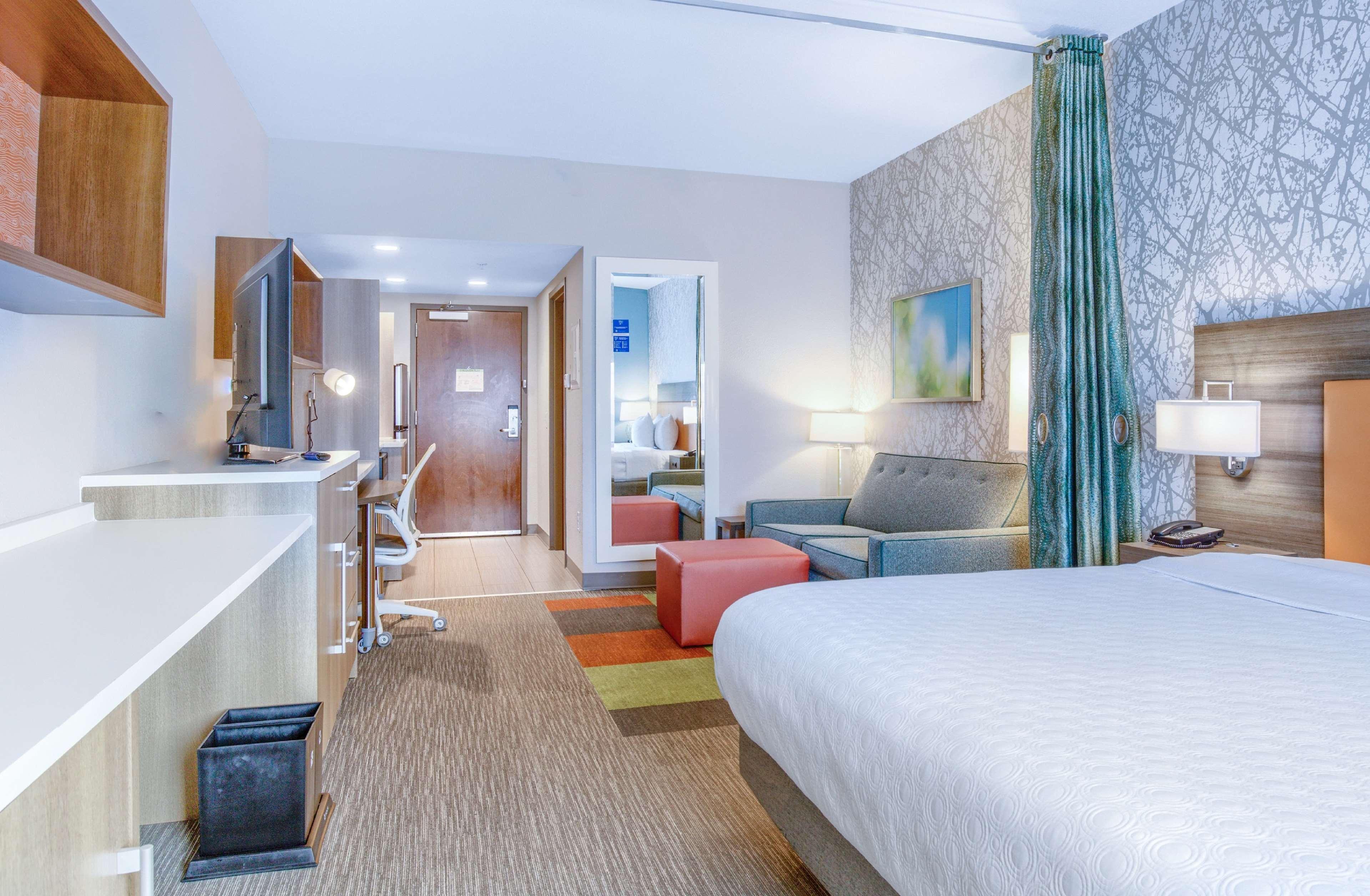 STUDIO, SUITE, KING BED, ACCESSIBLE