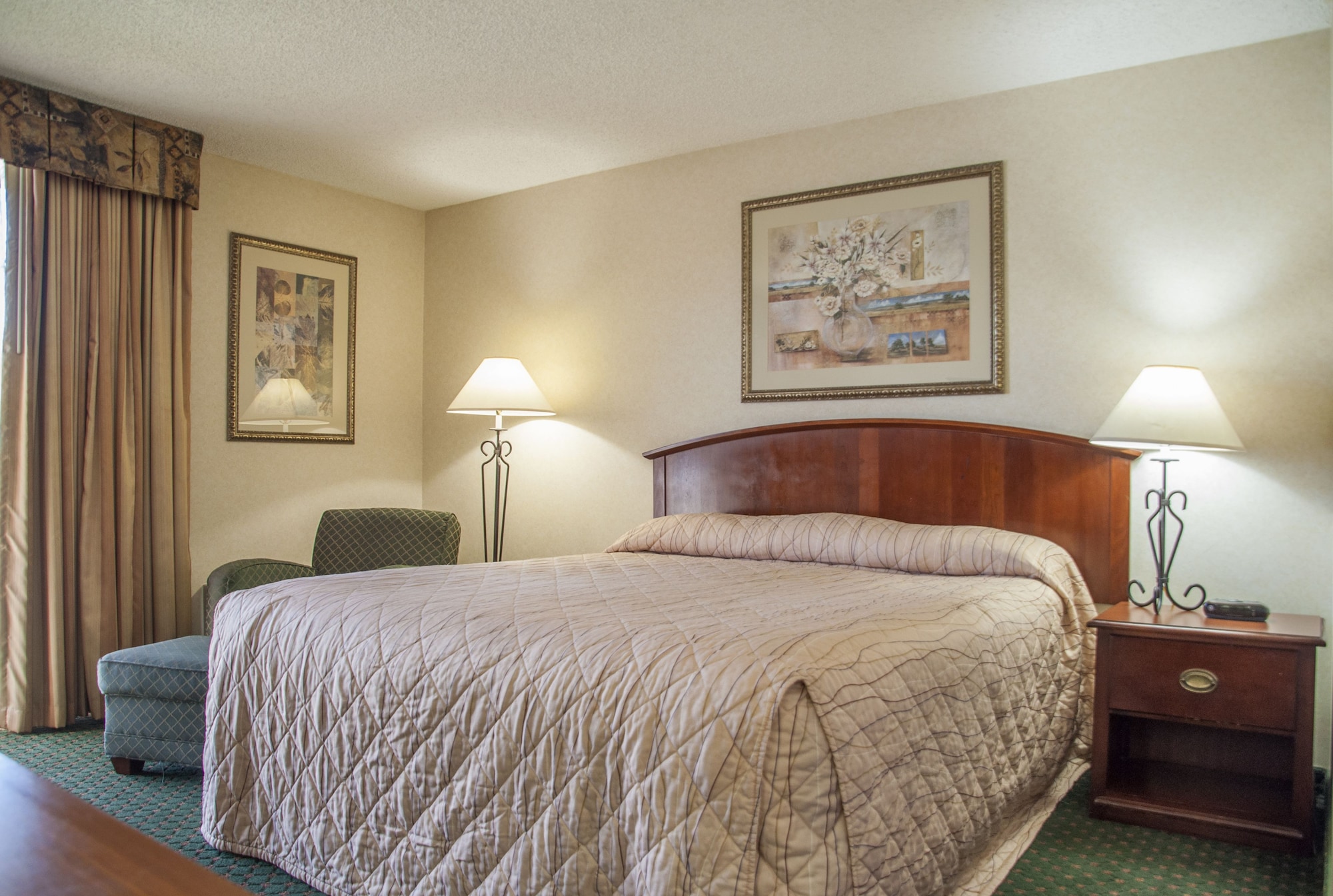 STANDARD, KING BED, ACCESSIBLE