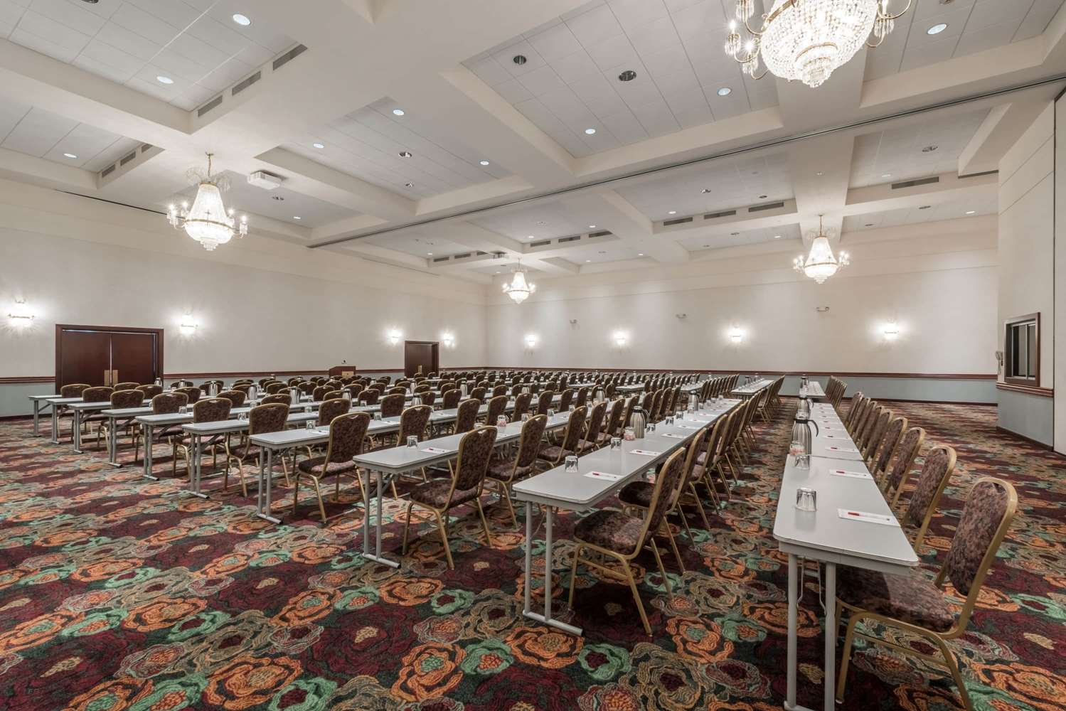 Ramada by Wyndham State College Hotel & Conference Center 33/40